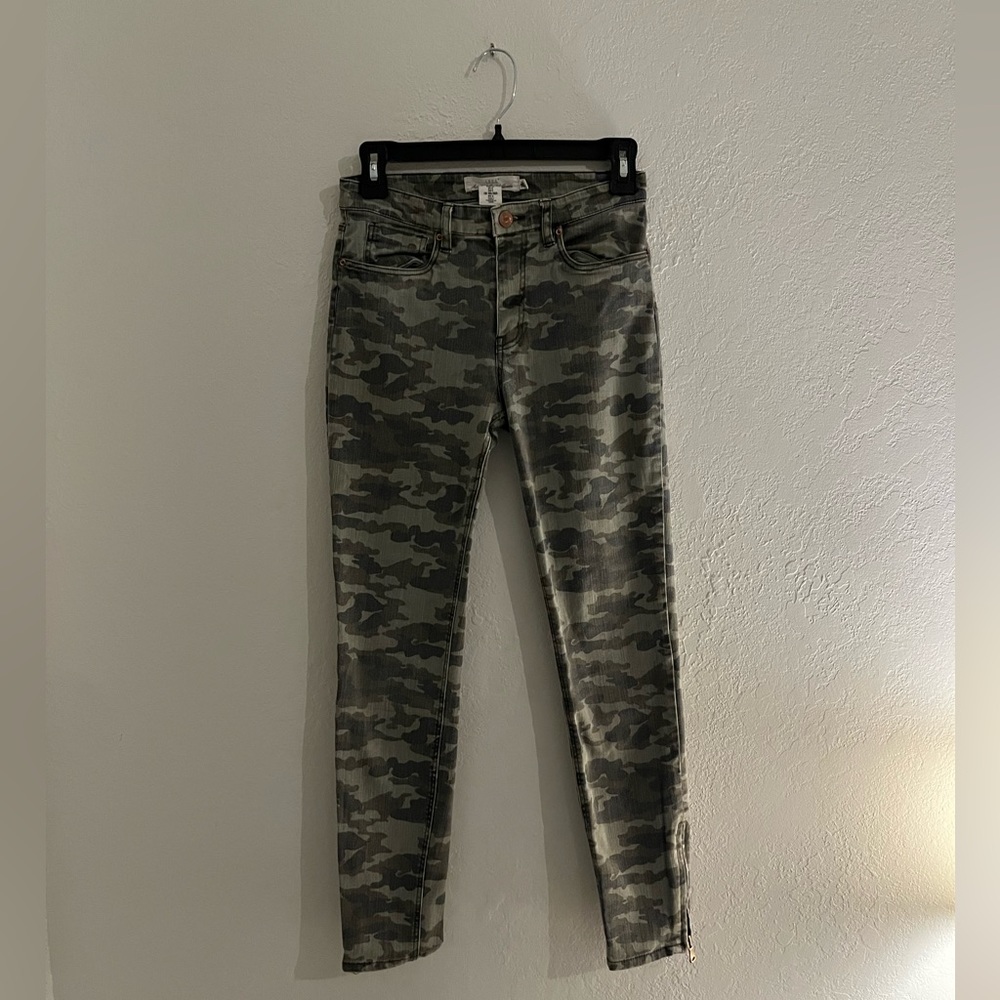 Camouflage skinny jeans